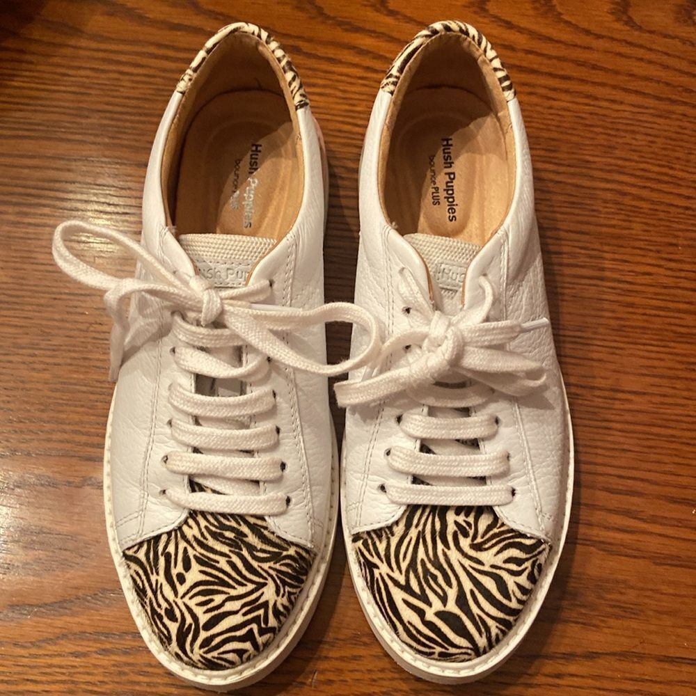 Hush puppies, sneaker, bounce plus, size 7 1/2, animal print at toe and at back